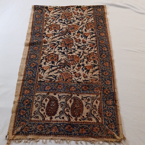 Antique Table Runner - Picture 2 of 7